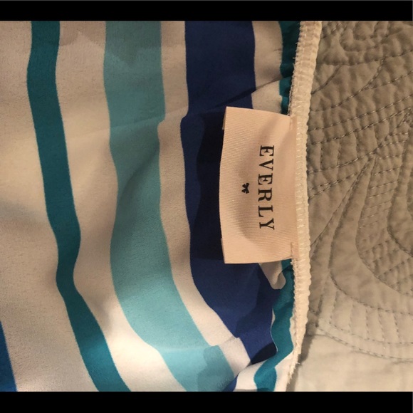 Halter top - Picture 3 of 4